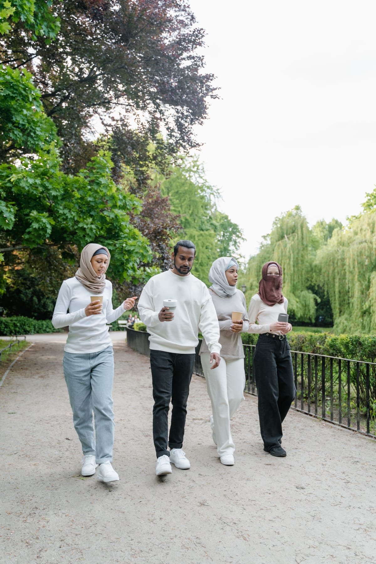 Polygyny in Islam: Rules, Rights of the First Wife and Real Family Challenges