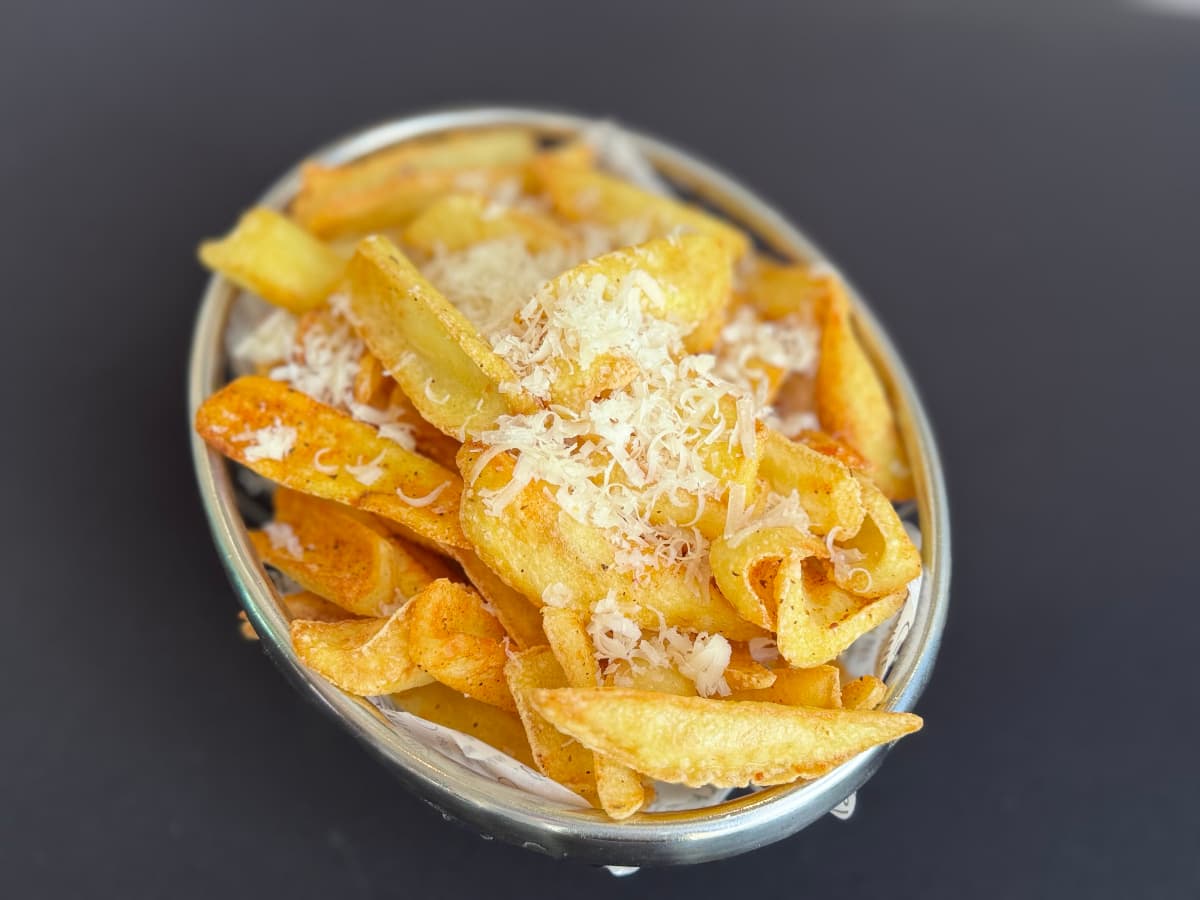 TRÜF AROMALI PARMESANLI PATATES TAVA