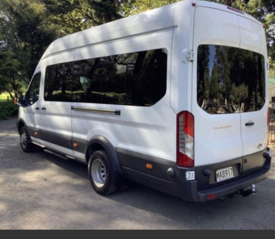 Ford Transit 18 Seater Minibus - Image 2