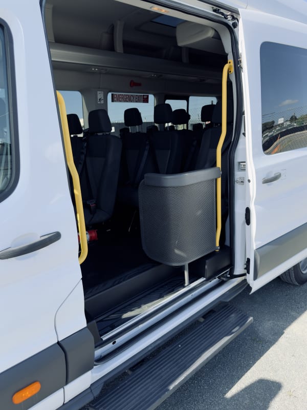 Ford Transit 18 Seater Minibus - Image 3