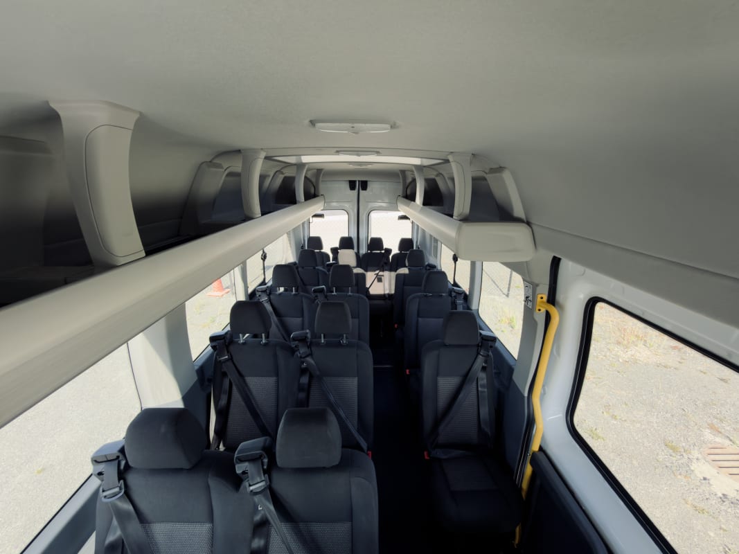 Ford Transit 18 Seater Minibus - Image 5