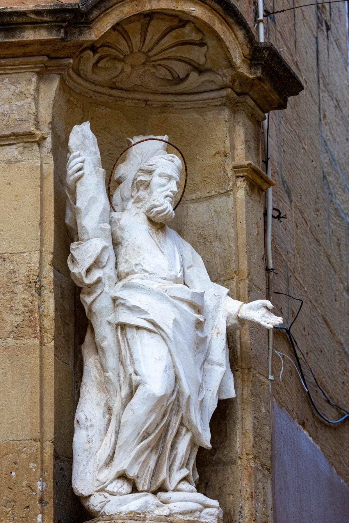 Andrew niche on Triq San Indrija, Victoria (Rabat), Gozo — carved stonework detail