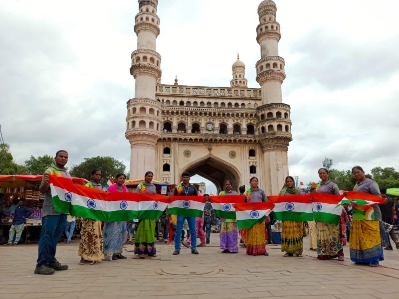 LooCafe Mini: 100 Units Milestone