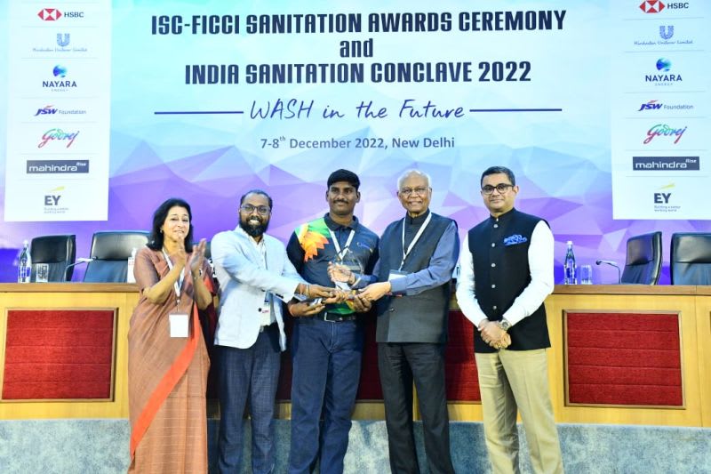 LooCafe Mobile App: 1 Million Downloads