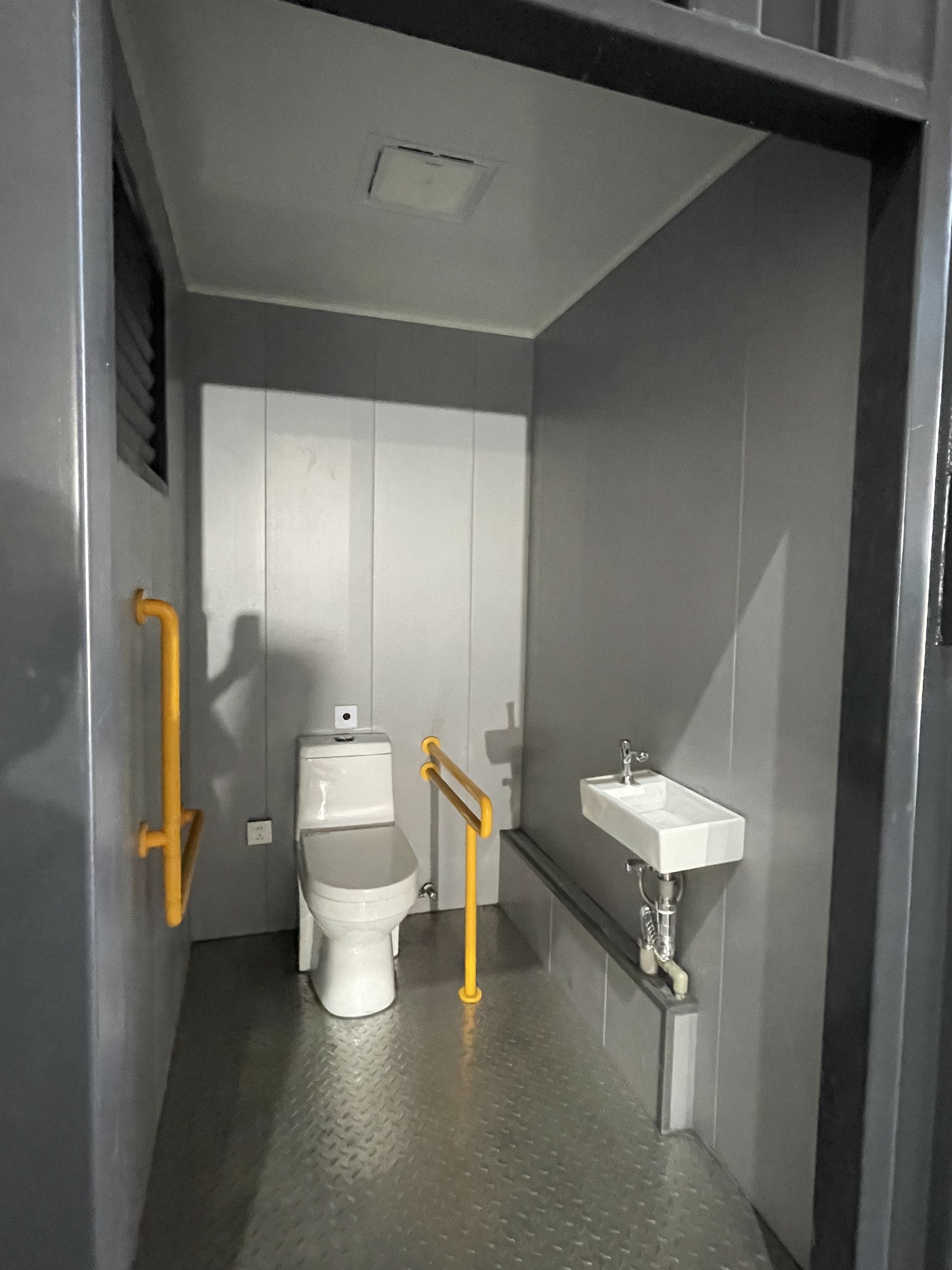 Accessible cubicle interior
