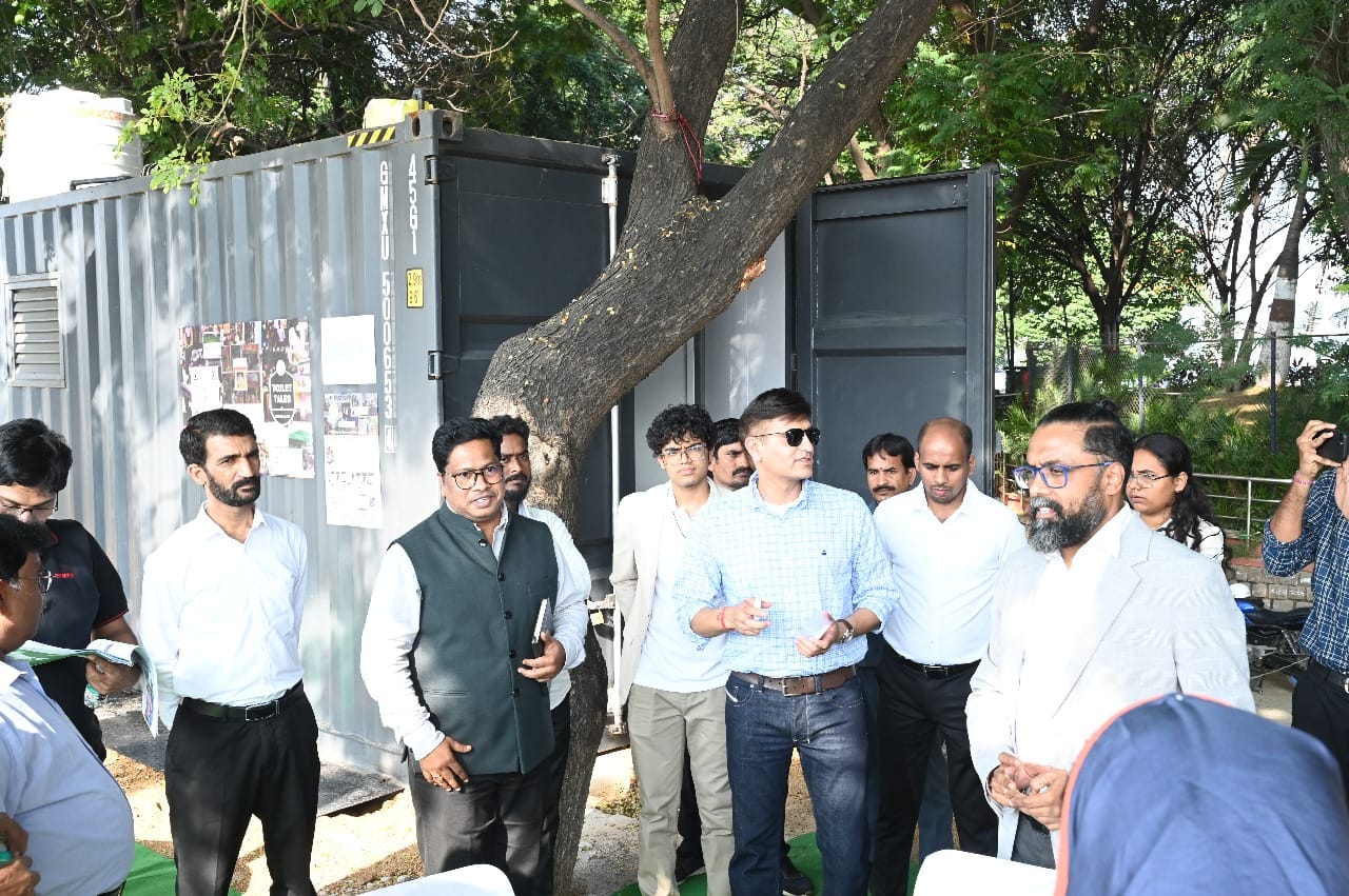Officials and dignitaries visiting the B-CRT launch