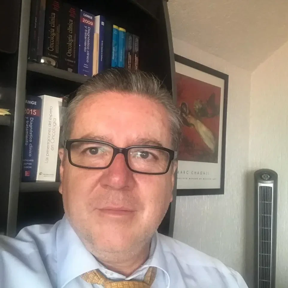 Dr. Emanuel Navarro Paredes