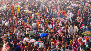 लखनऊ, अयोध्या, मिर्जापुर और वाराणसी से महाकुंभ आने वाले श्रद्धालुओं को कितनी दूरी पैदल चलनी होगी?
