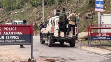 Pahalgam: पहलवान में पर्यटकों पर आतंकी हमला,धर्म पूछकर की गई फायरिंग, एक की मौत, कई घायल