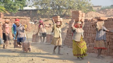 Labour Day 2025: भारत में कब हुई मजदूर दिवस की शुरुआत? जानें इतिहास और इस साल की थीम