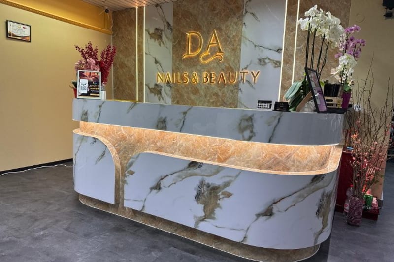 DA Nails & Beauty Spa- Center