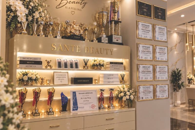 SANTE BEAUTY Berlin & Lashes - Cosmetic