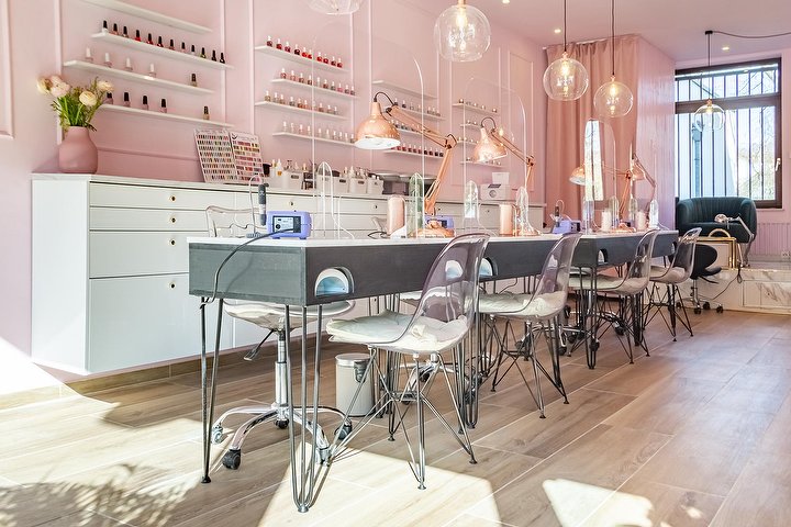 Girly - The Nail Bar