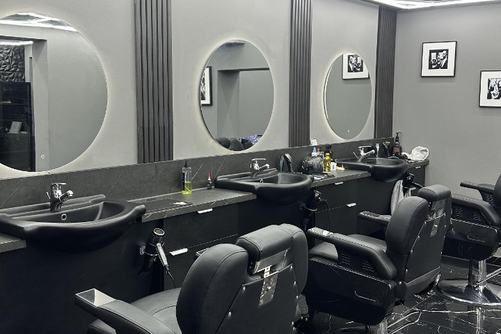 Locke‘s Barbershop