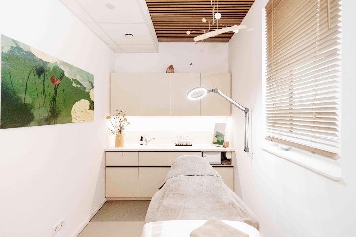 Blank Cosmetic (Hydrafacial Spezialist)