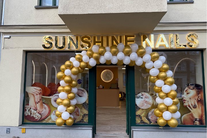 Sunshine Nails