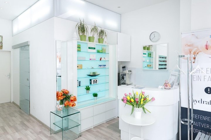 NaTania Innovative Beauty