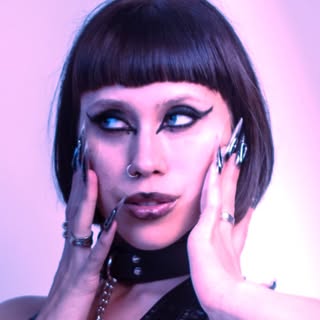 @lauramacij