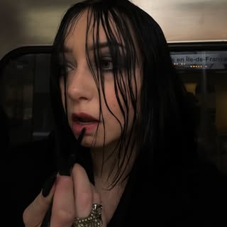 @tschennika