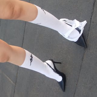 @lydiagnz