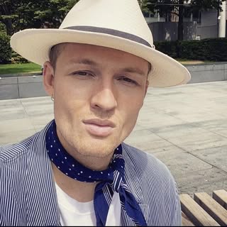 @levibrown_