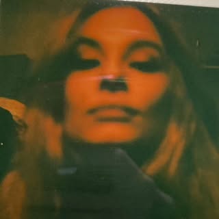@livneller_