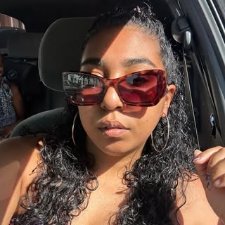@kellyoozageer