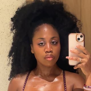 @melanieonline_
