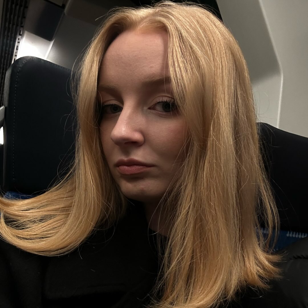 @_carolineweber_