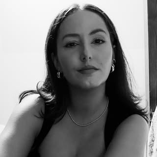 @4adrianasake