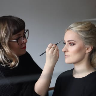 @lauraannemakeup