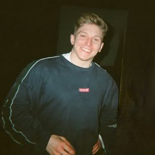 @oli_.nelson