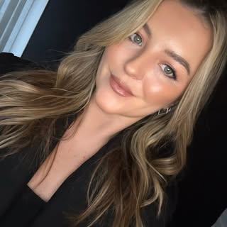 @_styledbyholly