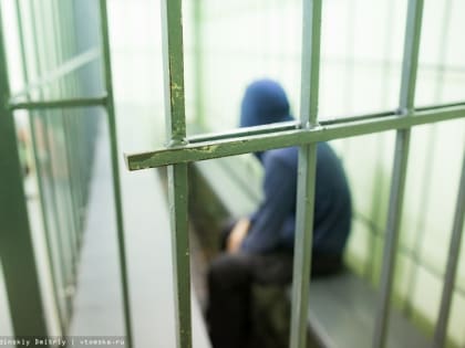 Проигравший более 1 млн руб мужчина угрожал сжечь себя в букмекерском офисе в Томске