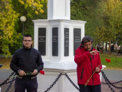 Коммунисты почтили память жертв «чёрного октября»