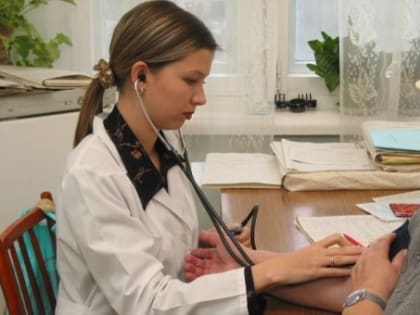 Семьдесят "земских" медиков приехали работать в томские села в 2023г