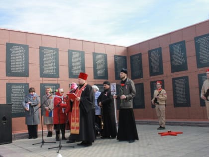 Священнослужители и прихожане храмов Колпашевской епархии приняли участие в мероприятиях по случаю Дня Победы