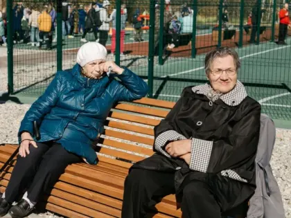 Помощь пенсионерам в Томске: льготы и выплаты от предприятий