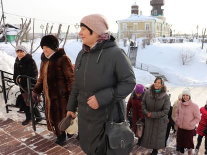 Экскурсия по храмам организовали партийцы для жителей Томского района