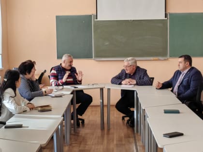 Депутаты проводят встречи с учителями школ и преподавателями техникумов