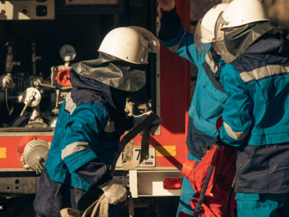 В Томске сгорело четыре тысячи "квадратов" сухой травы