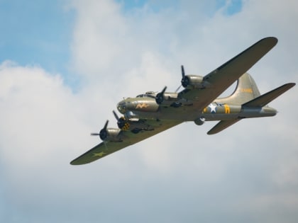 В США при крушении бомбардировщика B-17 погибли 7 человек