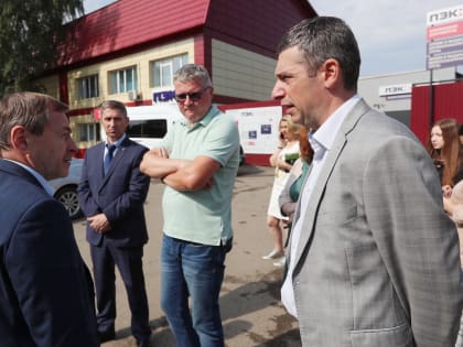 Михаил Ратнер: при ремонте второстепенных дорог необходимо решать вопрос по тротуарам
