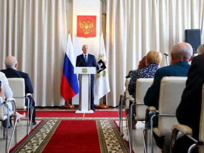 Губернатор Владимир Мазур вручил жителям Томской области государственные награды