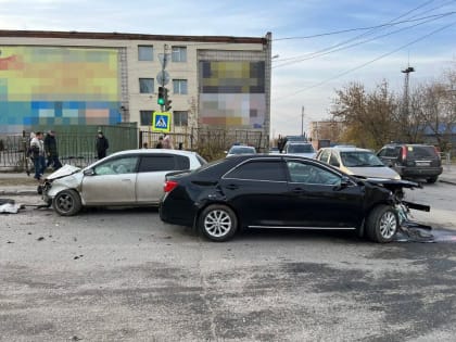 ДТП на проспекте Мира: водитель доставлен в больницу