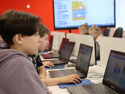 Центр цифрового образования «IT-Куб» приглашает ребят на бесплатное обучение по техническим направленностям.