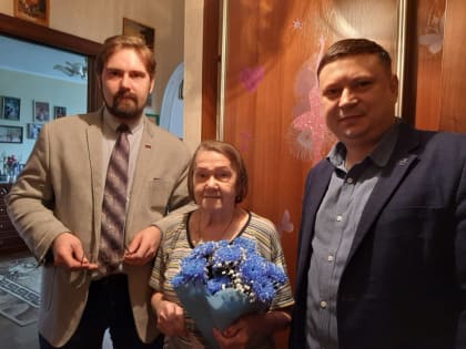 90 лет исполнилось старейшему члену партии в Томской области