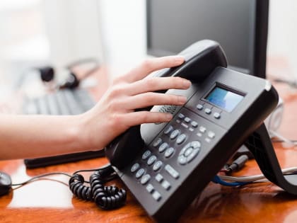 В Томской области начала работать «Горячая линия» по вопросам снижения документарной нагрузки на учителей