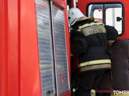 Во время пожара на Иркутском погибла пожилая женщина, мужчина доставлен в больницу