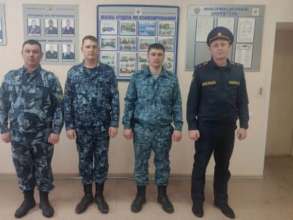 Сотрудники УФСИН России по Томской области спасли из пожара женщину с ребенком и собаку